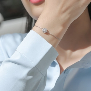 Elegant S925 silver moissanite halo bracelet with round brilliant cut center stone