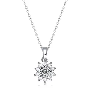 Élégant collier tournesol en argent sterling 925 avec un pendentif brillant en moissanite