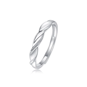 Detail of twisted rope texture on silver adjustable S925 sterling silver couple ring