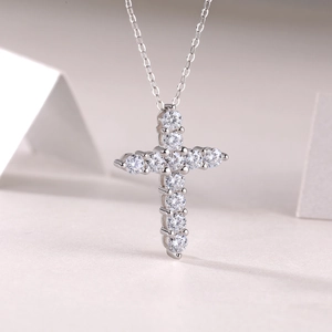 Elegant S925 sterling silver cross necklace with moissanite pendant for women