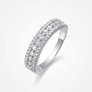 Bague éternité en argent 925 à trois rangées de moissanite avec placage en or épais