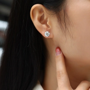 Classic S925 sterling silver six-prong moissanite stud earrings for women with brilliant shine