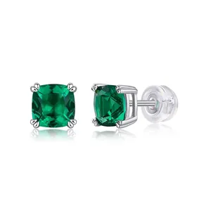 Eleganti orecchini a lobo in argento S925 con smeraldi verdi taglio cushion e montatura a 4 griffe