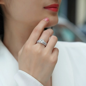 Luxury 925 sterling silver moissanite three-piece ring set with classic six-claw design
