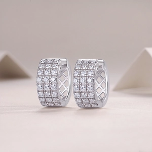 Boucles d'oreilles créoles en argent 925 avec cristaux de moissanite sertis en pavé