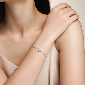 S925 sterling silver moissanite bracelet with star motifs and square cut center stone
