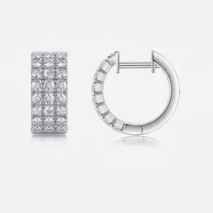 Boucles d'Oreilles Huggie en Argent Sterling 925 Moissanite Pavé à Trois Rangs Coupe Ronde Créoles de Luxe Pour Femmes Avec Certificat GRA