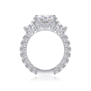 Luxurious S925 sterling silver ring with cushion-cut moissanite and pavé set diamonds