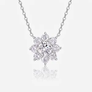 Collier Pendentif Flocon de Neige en Argent Sterling S925 avec Moissanite Femme Chaîne de Clavicule Fleur Scintillante Bijoux Cadeau