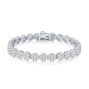 Elegant S925 sterling silver bracelet with pavé-set moissanite flower shaped links