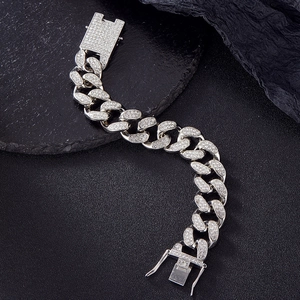 Collier Cuban Link 19mm surdimensionné avec pavage complet de diamants style hip hop