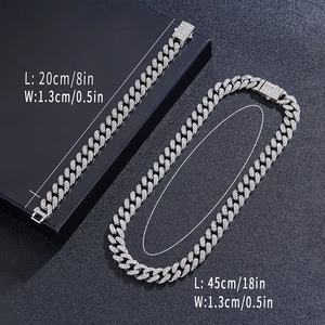 Vue détaillée de l'ensemble chaîne cubaine argentée 12mm avec dimensions