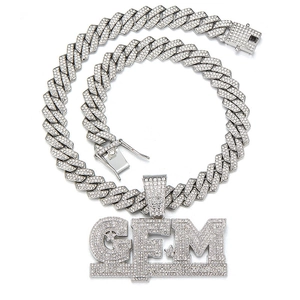 Zilveren iced-out Cubaanse schakelketting met grote GEM-letterhanger voor hiphop-stijl