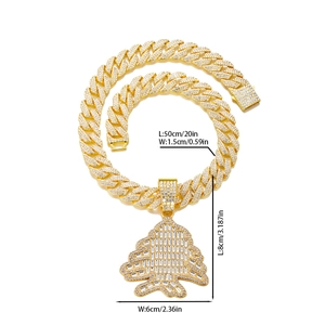 Chaîne cubaine dorée avec pendentif cèdre serti de zircons blancs étincelants