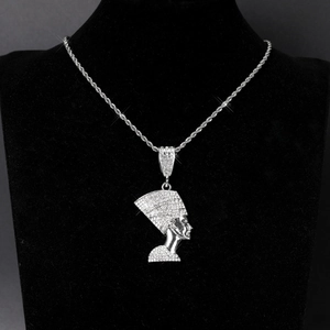 Collier Pendentif Néfertiti en Alliage Hip Hop avec Incrustation Complète de Strass Bijoux Égyptiens avec Chaîne de Blé pour Fête Unisexe