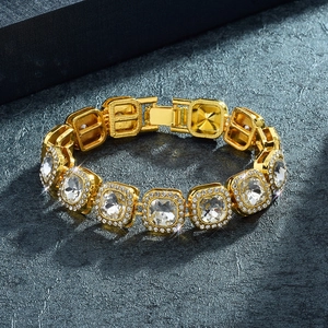 Luxuriöses vergoldetes Panzerarmband-Set mit funkelnden quadratischen Zirkoniasteinen