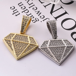 Collana con ciondolo a forma di diamante in oro e argento con strass in stile hip hop