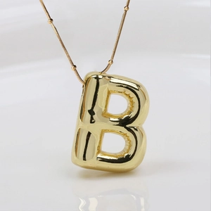 Goldene Ballon Buchstaben-Halskette mit 3D-Buchstabe B und kleiner Perlenkette