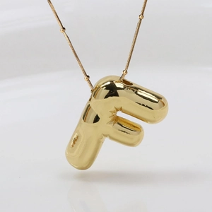 Poliertes goldene Bubble-Buchstabe F Anhänger Halskette mit glänzendem 3D-Metalleffekt