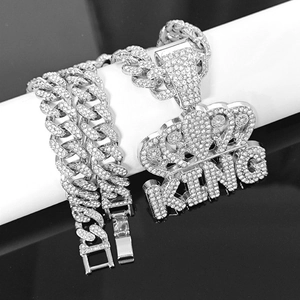 Collier Pendentif Lettre King Couronne Iced Out Hip Hop Alliage Strass Chaîne Cubaine Collier pour Hommes Femmes Bijoux