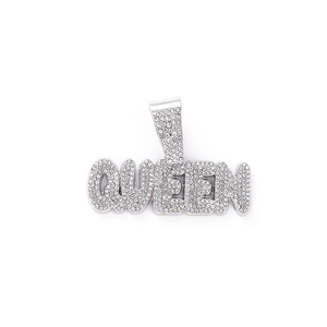 Pendentif lettre QUEEN hip hop avec zircone cubique sur collier chaîne cubaine glacée