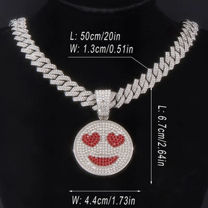 Collier smiley serti de diamants avec yeux en cœur rouge et dimensions de la chaîne