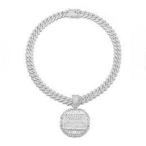 Collier chaîne cubaine argentée avec pendentif La Cène et sertissage complet de diamants