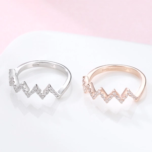 S925 sterling silver zigzag heartbeat rings with pave set cubic zirconia stones