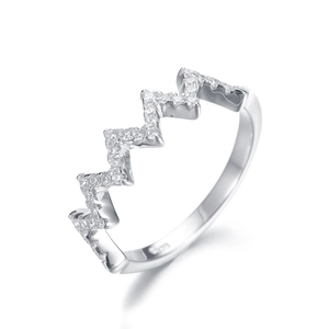 Classic S925 sterling silver zigzag ring with sparkling cubic zirconia in wave design