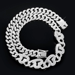 Collier chaîne cubaine 13mm en argent serti de cristaux avec maillons cœur