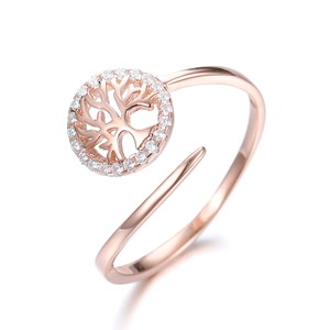 Dettaglio dell'anello regolabile albero della vita oro rosa con zirconi brillanti