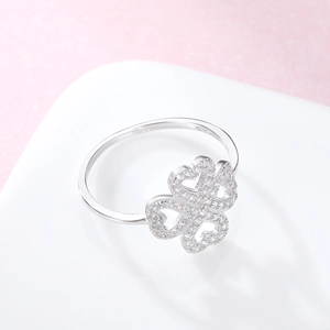 Sparkling S925 sterling silver four-leaf clover ring with zircon heart-shaped petals