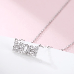 Elegante collana con ciondolo MOM in argento S925 con cristalli di zircone scintillanti