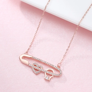 Collier en argent S925 or rose avec pendentif cœur brillant et design trombone élégant
