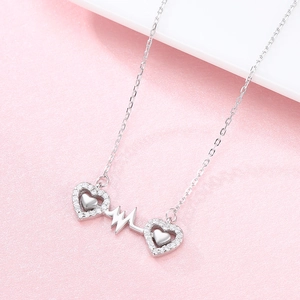 Élégant collier cœur et battement de cœur en argent 925 avec zircons brillants