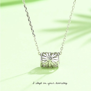 925 Sterling silver daisy cylinder pendant necklace with sparkling crystal inlay