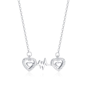 Collier en argent 925 avec battement de coeur et deux coeurs incrustés de zircons brillants