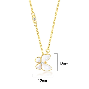 Collier en argent 925 doré avec pendentif papillon en nacre mesurant 13mm par 12mm