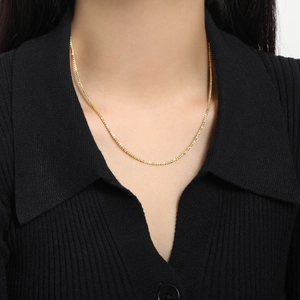 Minimalist S925 sparkling gold chain necklace for women worn on neck with retro style