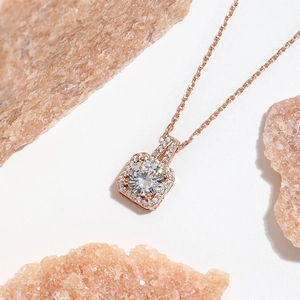 925 Sterling Silver Square Halo Pendant Necklace For Women Elegant Rhinestone Inlaid Geometric Clavicle Chain Jewelry Gift