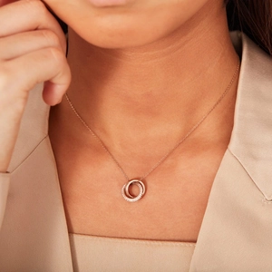 Elegant rose gold S925 sterling silver interlocking double circle pendant necklace for women