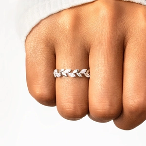Bague élégante en argent S925 avec zircons en forme de feuilles de laurier pour femme