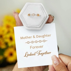 Rose gold s925 silver chain ring with pavé diamonds in a grey velvet gift box