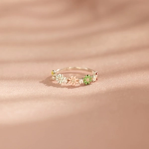 Bague en argent massif S925 avec marguerites en émail coloré et pierres de zircon brillant