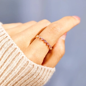 Minimalist s925 silver rose gold zigzag ring featuring delicate pink zircon stones