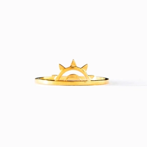 Minimalistischer S925 Sterlingsilber Sonnenring mit geometrischen Strahlen in Goldoptik