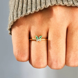 Bague papillon élégante en argent S925 avec gemmes vertes et zircons brillants