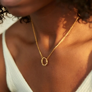 Elegant S925 sterling silver twisted ring necklace with zircon pavé setting on model