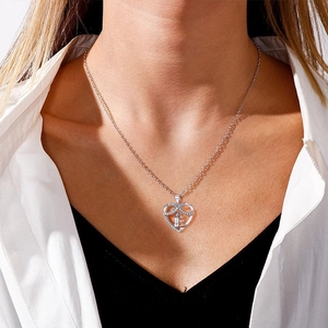 Collier cœur en argent sterling S925 avec gravure 'I love you forever' sur modèle