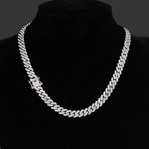 Collier Hip Hop Iced Out Chaîne Cubaine en Alliage avec Strass pour Hommes Femmes Bijoux de Mode Streetwear Accessoire Cadeau